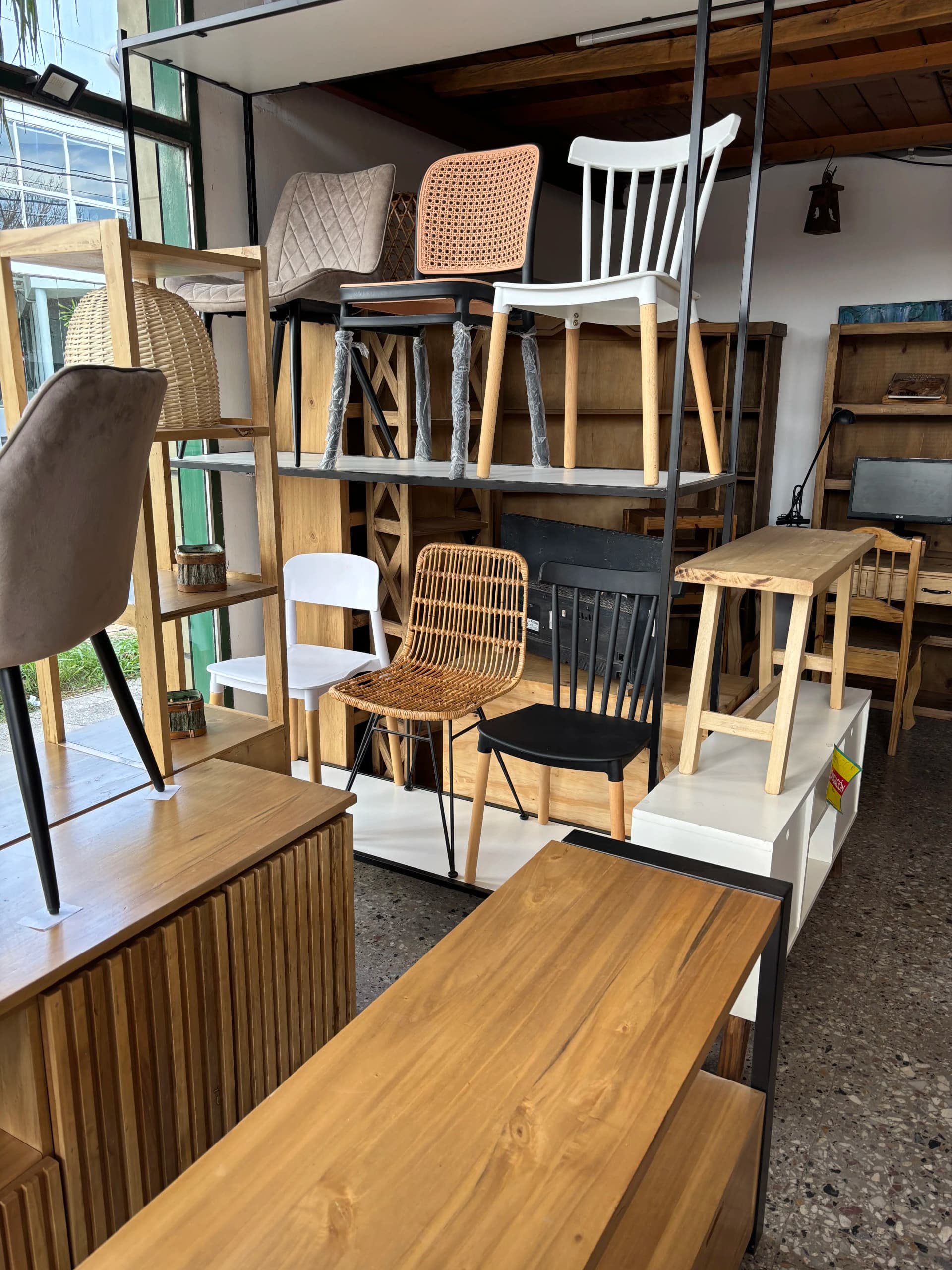 Variedad de muebles
